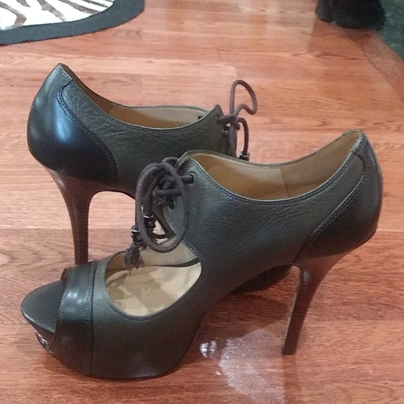 L.A.M.B platform green lace up heels - Picture 5 of 13